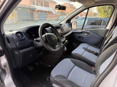 Opel Vivaro 1.6  CV 125  9 POSTI Argento usata Fiumicino
