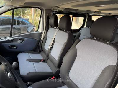 Opel Vivaro 1.6  CV 125  9 POSTI Argento usata Fiumicino