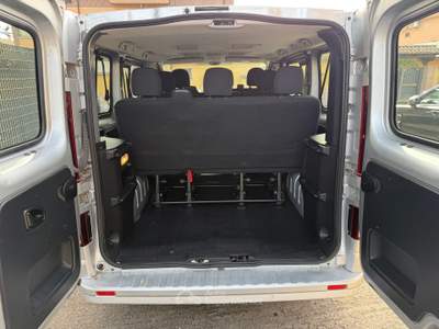 Opel Vivaro 1.6  CV 125  9 POSTI Argento usata Fiumicino