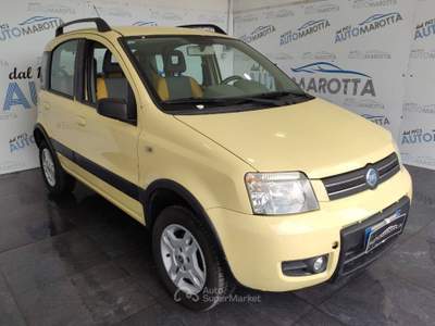 Fiat Panda 1.3 mjt 16v Climbing 4x4 Giallo usata Limatola