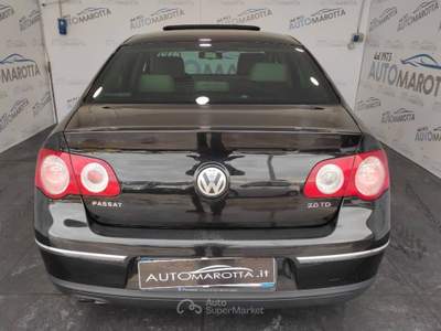 Volkswagen Passat 2.0 tdi Highline TAGLIANDI VW PELLE TETTO Nero usata Limatola