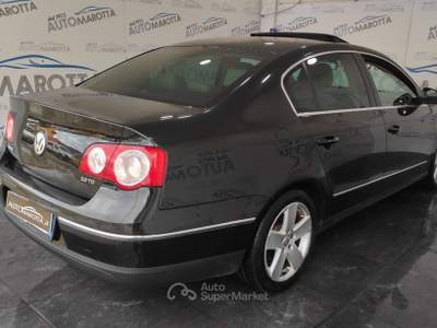 Volkswagen Passat 2.0 tdi Highline TAGLIANDI VW PELLE TETTO Nero usata Limatola