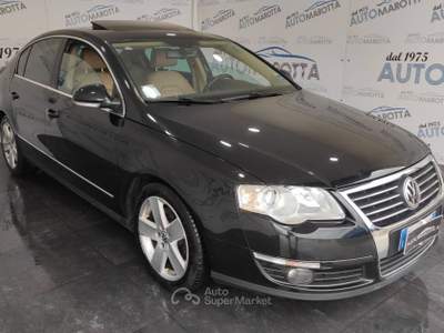 Volkswagen Passat 2.0 tdi Highline TAGLIANDI VW PELLE TETTO Nero usata Limatola