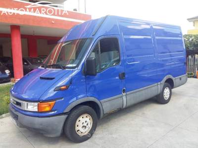 Iveco Daily TETTO ALTO PASSO MEDIO Blu/Azzurro usata Limatola
