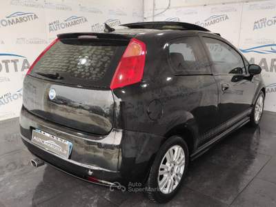 Fiat Punto Punto 1.3 mjt 16v Dynamic 90cv 3p 6m Nero usata Limatola