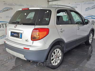 Fiat Sedici 2.0 mjt Emotion 4x4 135cv Argento usata Limatola