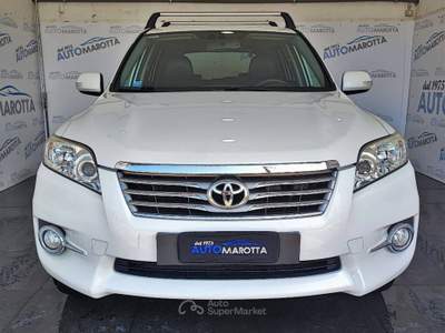 Toyota RAV4 2.2 d-4d Executive auto TAGLIANDI TOYOTA X EURO 8000! Bianco usata Limatola