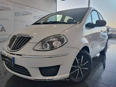 Lancia Musa 1.4 8v Platinum ecochic Gpl Bianco usata Limatola