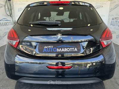 Peugeot 208 1.5 bluehdi Signature s&s 100cv 5p Nero usata Limatola