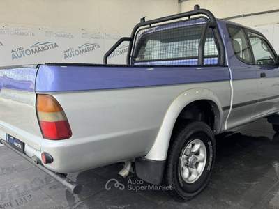 Mitsubishi L200 D.cab 2.5 tdi GLS Target 2ab 4wd Blu/Azzurro usata Limatola