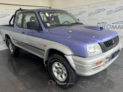 Mitsubishi L200 D.cab 2.5 tdi GLS Target 2ab 4wd Blu/Azzurro usata Limatola