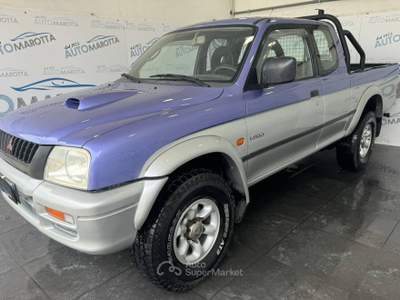 Mitsubishi L200 D.cab 2.5 tdi GLS Target 2ab 4wd Blu/Azzurro usata Limatola