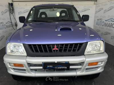 Mitsubishi L200 D.cab 2.5 tdi GLS Target 2ab 4wd Blu/Azzurro usata Limatola