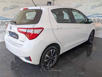 Toyota Yaris 1.5h Active my18 Bianco usata Limatola