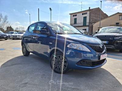 Lancia Ypsilon Ypsilon 1.0 FireFly 5p.S&S Silver Plus 2023 Blu/Azzurro usata Prato