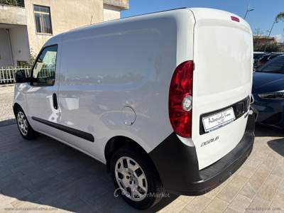 Fiat Doblò Doblò 1.6 MJT 120CV PC-TN Cargo Lounge 3 POSTI Bianco usata Somma Vesuviana