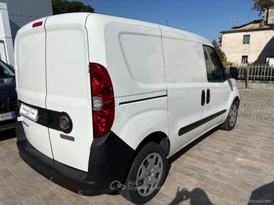 Fiat Doblò Doblò 1.6 MJT 120CV PC-TN Cargo Lounge 3 POSTI Bianco usata Somma Vesuviana