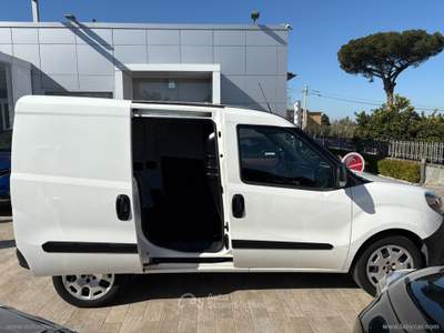 Fiat Doblò Doblò 1.6 MJT 120CV PC-TN Cargo Lounge 3 POSTI Bianco usata Somma Vesuviana
