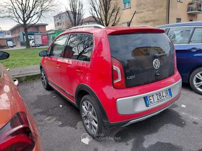 Volkswagen up! Cross 10. 5 p 75cv Rosso usata Nova Milanese