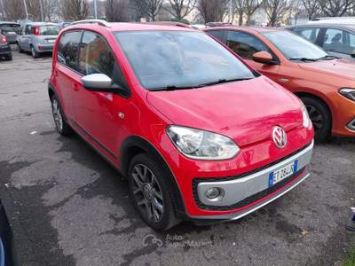 Volkswagen up! Cross 10. 5 p 75cv Rosso usata Nova Milanese