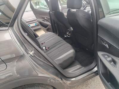 Peugeot 3008 3008 II  1.2 puretech t Active Pack s usata Milano
