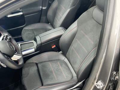 Mercedes-Benz GLA 200d AMG Line Premium | tetto apribile|night edition Grigio usata San Felice a Cancello