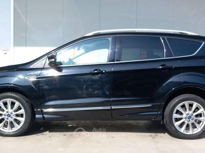Ford Kuga Kuga 2.0 tdci VIGNALE S&S AWD 150CV Powershift Nero usata Cordenons