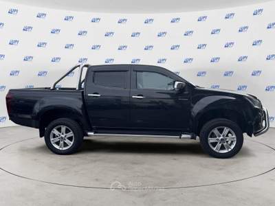 Isuzu D-Max 1.9 td crew Quasar 4x4 Grigio usata Pistoia