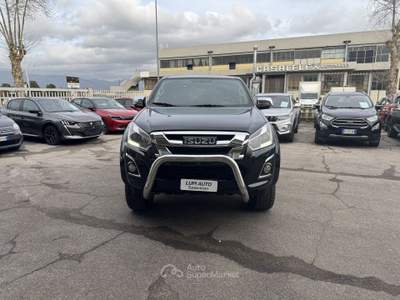 Isuzu D-Max 1.9 td crew Quasar 4x4 Grigio usata Pistoia