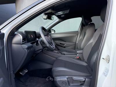 Volkswagen T-Roc Nuova 1.5 eTSI DSG R-Line GANCIO Black Style LED Bianco usata Chiusa