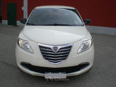 Lancia Ypsilon 1.3 MJT 16V 95 CV 5 porte S&S Gold Bianco usata Fossano