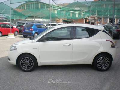 Lancia Ypsilon 1.3 MJT 16V 95 CV 5 porte S&S Gold Bianco usata Fossano