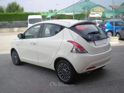 Lancia Ypsilon 1.3 MJT 16V 95 CV 5 porte S&S Gold Bianco usata Fossano
