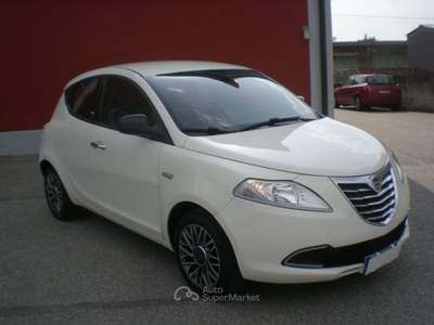 Lancia Ypsilon 1.3 MJT 16V 95 CV 5 porte S&S Gold Bianco usata Fossano