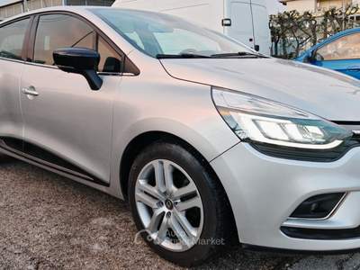 Renault Clio Clio 1.5 dci Moschino Zen 90cv Rosso usata Quarto