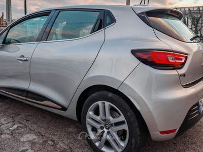 Renault Clio Clio 1.5 dci Moschino Zen 90cv Rosso usata Quarto