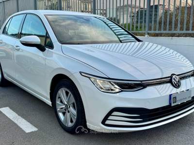 Volkswagen Golf 1.0 eTSI EVO DSG Life Bianco usata Castellammare di Stabia