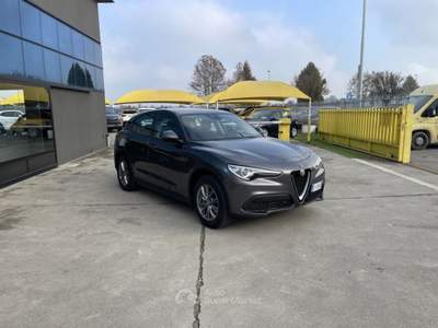 Alfa Romeo Stelvio 2.2 Turbodiesel 190 CV AT8 Q4 Business Grigio usata Cremosano