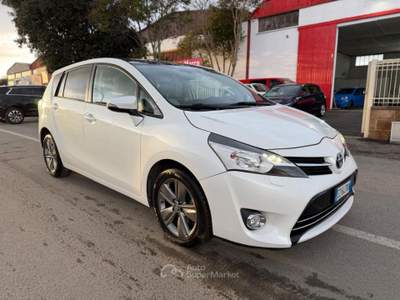 Toyota Verso  1.6 D-4D Style 7 posti Bianco usata Follonica