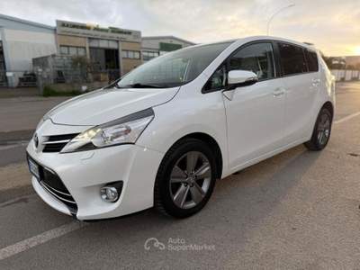 Toyota Verso  1.6 D-4D Style 7 posti Bianco usata Follonica