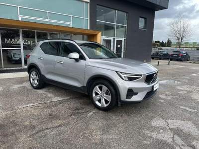 Volvo XC40 T2 automatico Essential Argento usata Isola del Liri