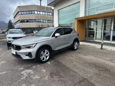 Volvo XC40 T2 automatico Essential Argento usata Isola del Liri