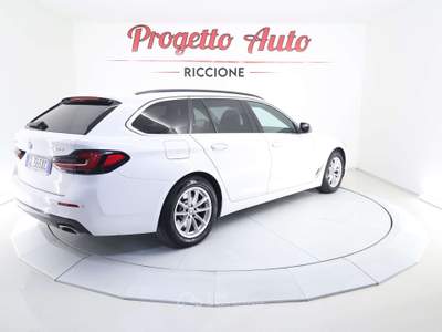BMW Serie 5 520d 520 Serie 5 520d Touring xdrive Business auto SED RISC Bianco usata Riccione
