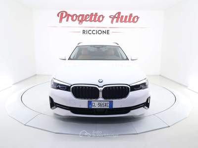 BMW Serie 5 520d 520 Serie 5 520d Touring xdrive Business auto SED RISC Bianco usata Riccione