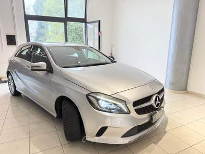 Mercedes-Benz Classe A A 180 d Executive fari full-LED navi retrocamera Grigio usata ALTAMURA