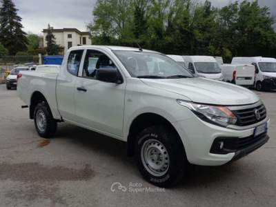 Mitsubishi L200 FULLBACK 2.4 DI 150CV Cabina Estesa SX 4x4 Bianco usata Tolentino