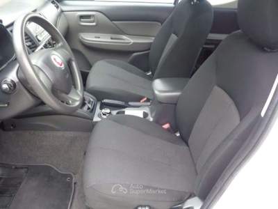 Mitsubishi L200 FULLBACK 2.4 DI 150CV Cabina Estesa SX 4x4 Bianco usata Tolentino