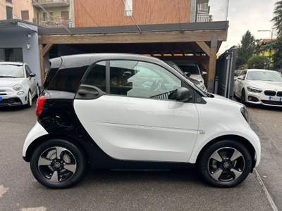 Smart ForTwo EQ Passion (4,6KW) Bianco usata Cinisello Balsamo