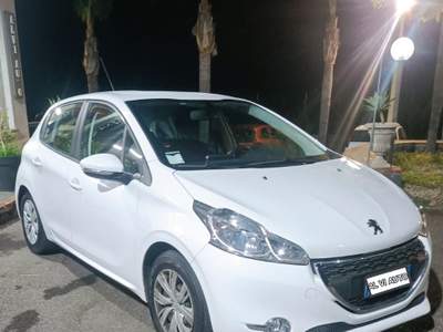 Peugeot 208 Neopatentati ok Bianco usata ACIREALE
