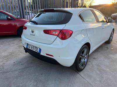 Alfa Romeo Giulietta 1.6 JTDm-2 105 CV Distinctive Bianco usata Giugliano in Campania